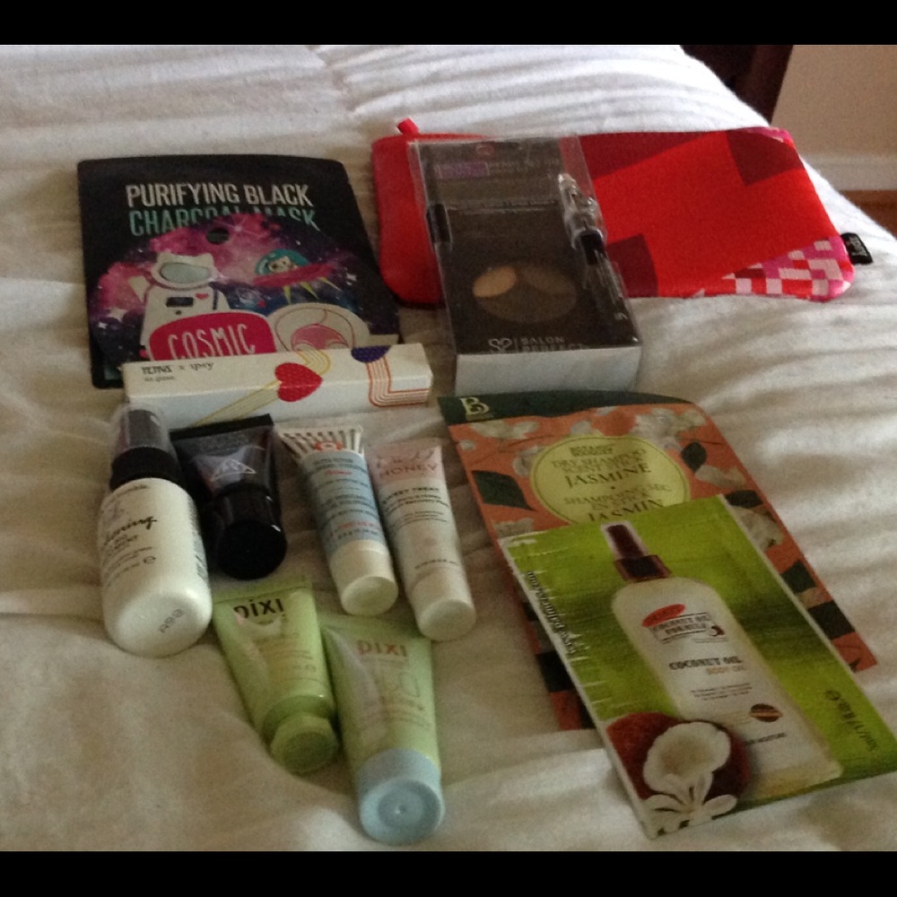 NEW! Makeup & Beauty Bundle!
